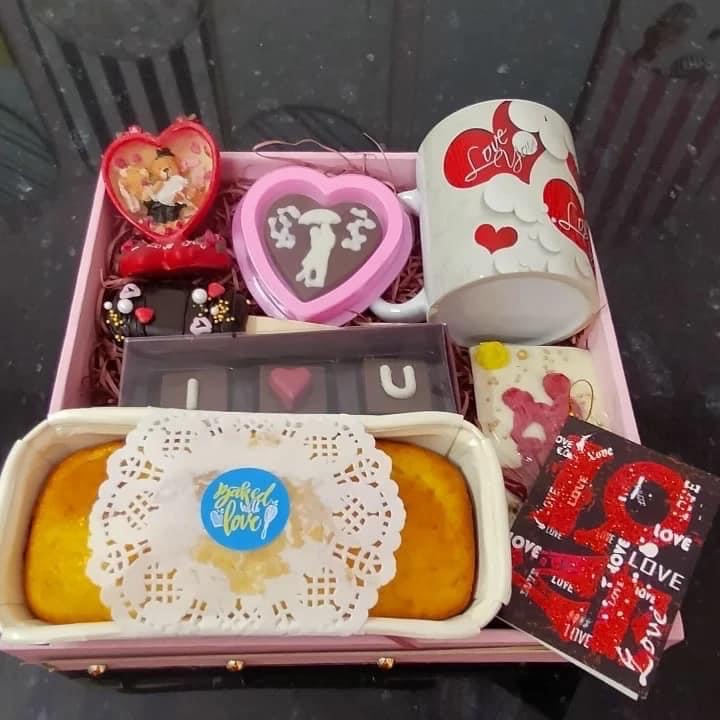 Personalized Handcrafted Customized Gift Hamper